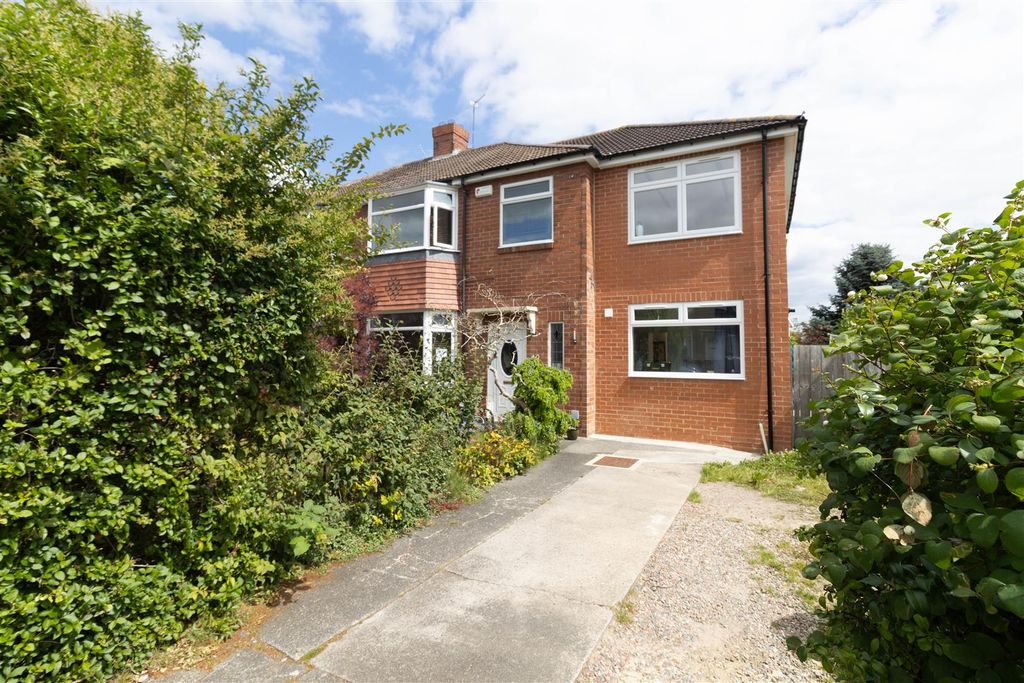 Property photo 1 of 17 External