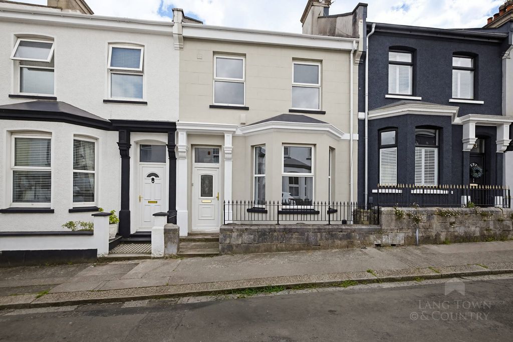 Property photo 1 of 24