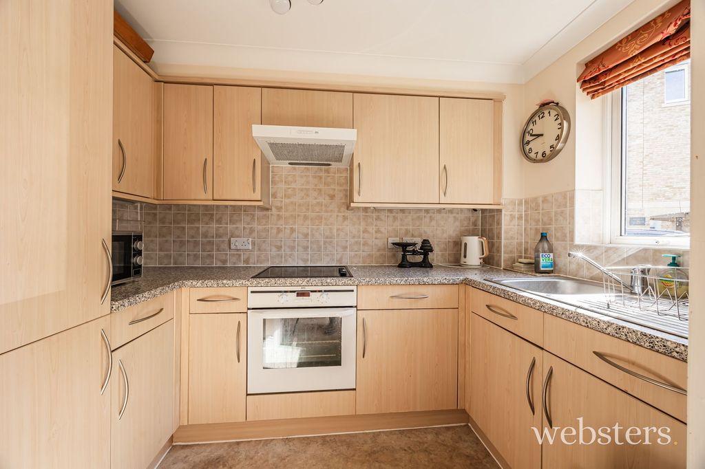 Property photo 3 of 12