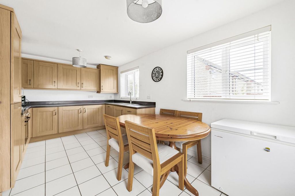 Property photo 3 of 21 3691963_Preview.Jpg