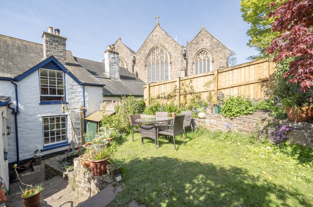 Property photo 3 of 23 1445863-3-69Ea779...