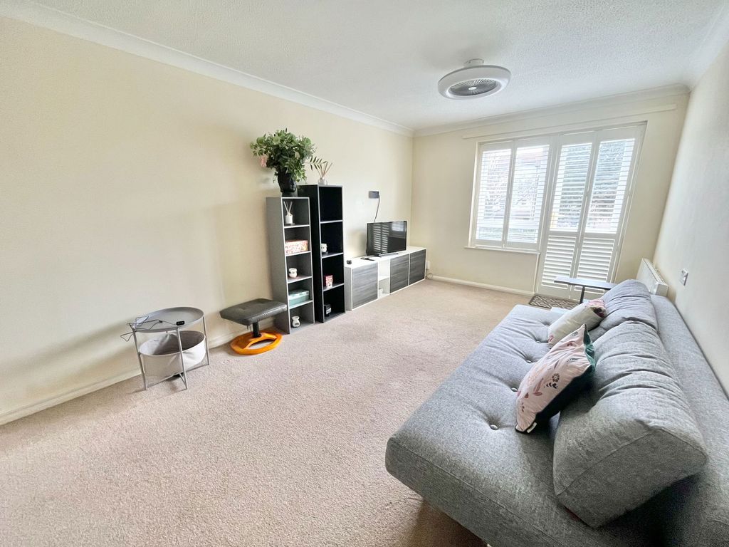 Property photo 3 of 7