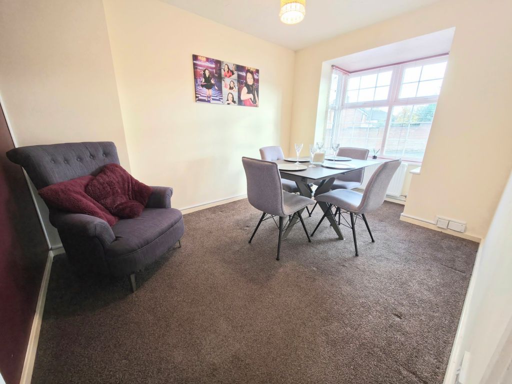 Property photo 3 of 24 Dining Room