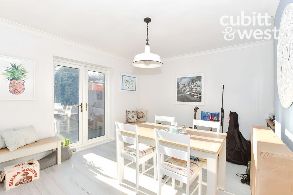 Property photo 2 of 15 Dining Room