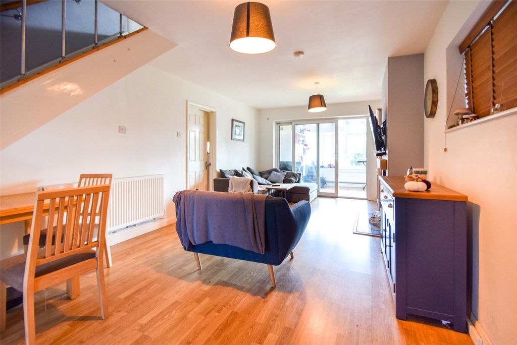 Property photo 3 of 14 Picture No. 11
