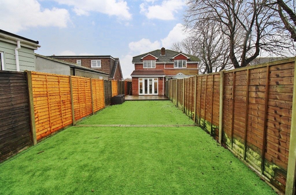 Property photo 3 of 14 Garden 1