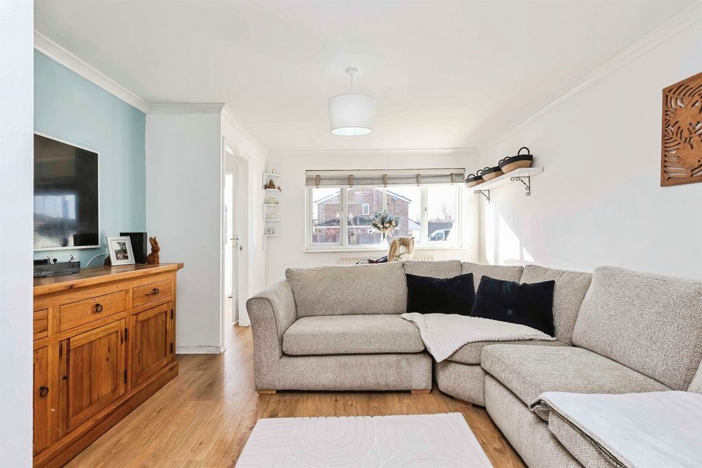 Property photo 3 of 21