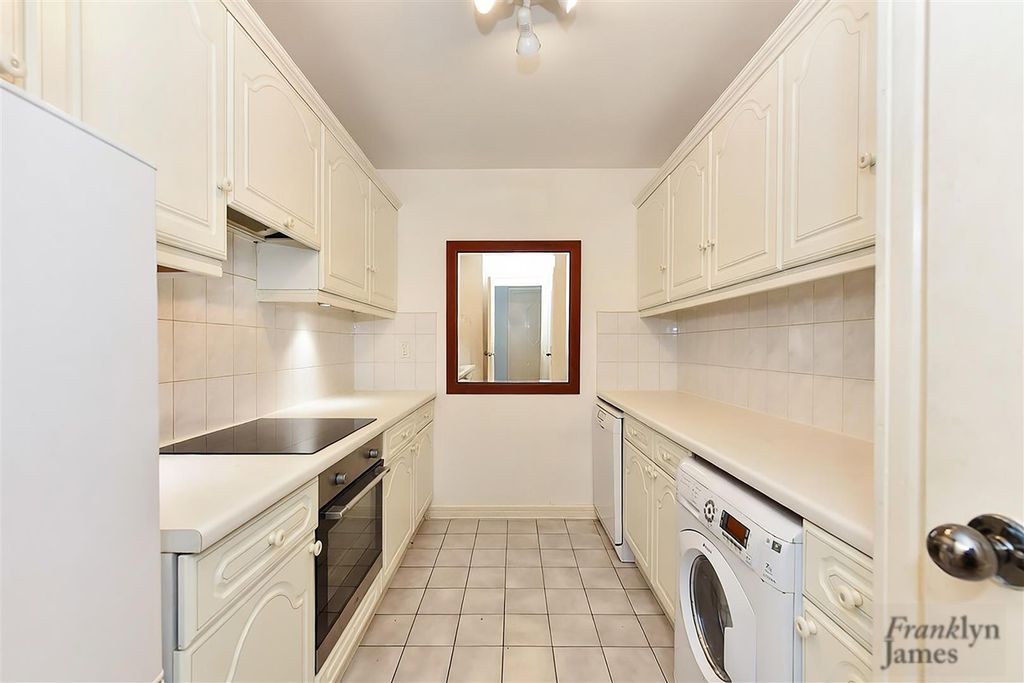 Property photo 3 of 12 20 Mercury Court (12).Jpg