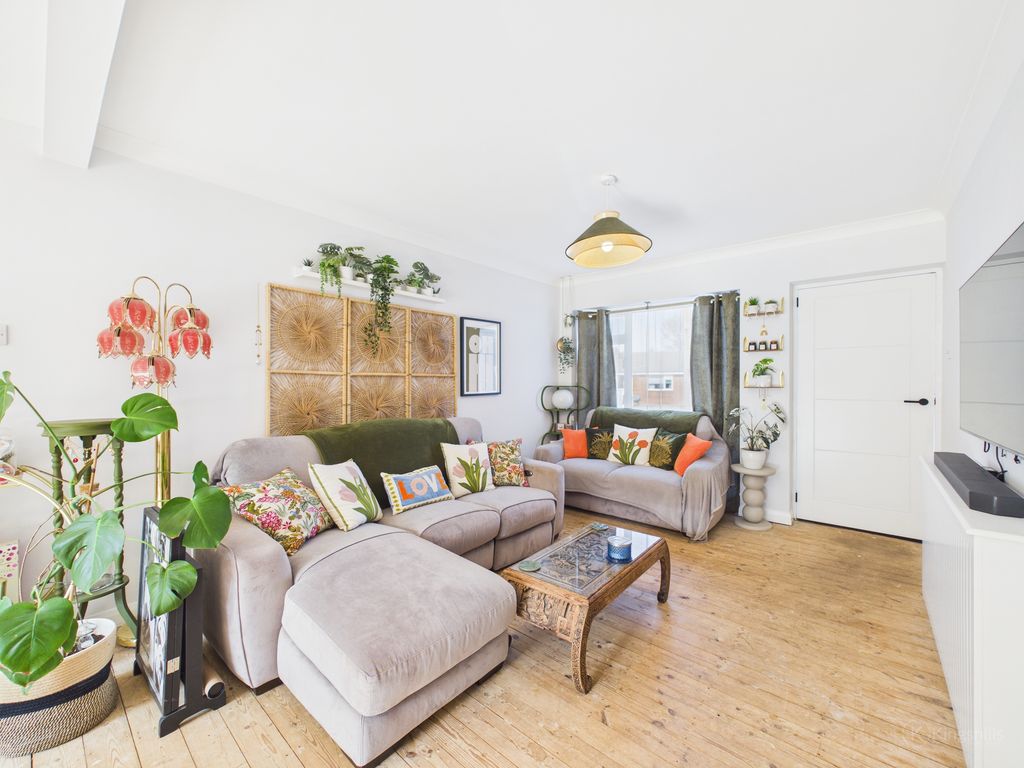 Property photo 3 of 16 Living Room