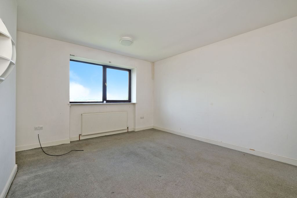 Property photo 3 of 25