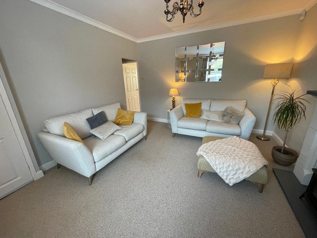 Property photo 2 of 31