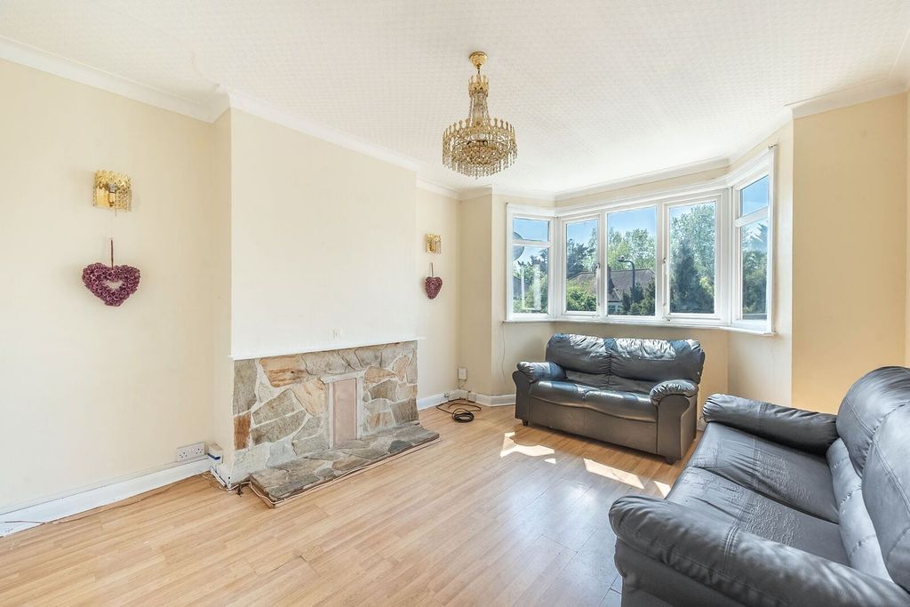 Property photo 2 of 8