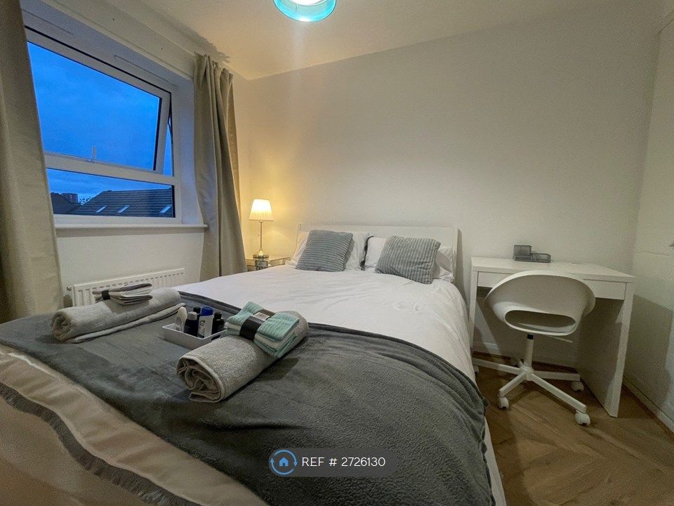 Property photo 2 of 35