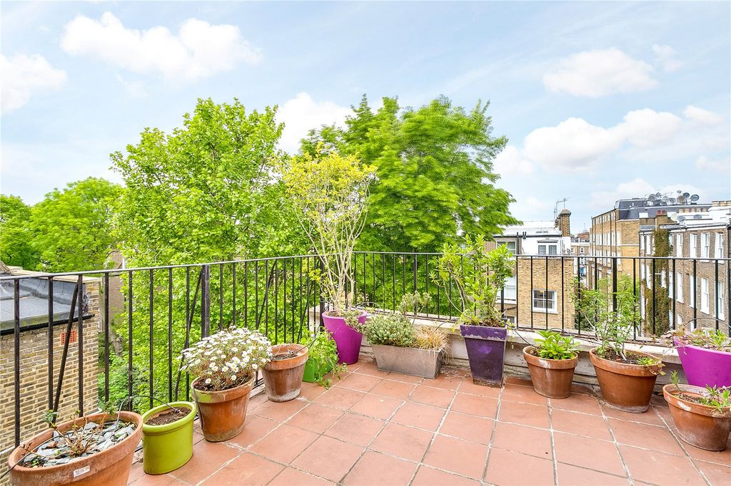 Property photo 3 of 8