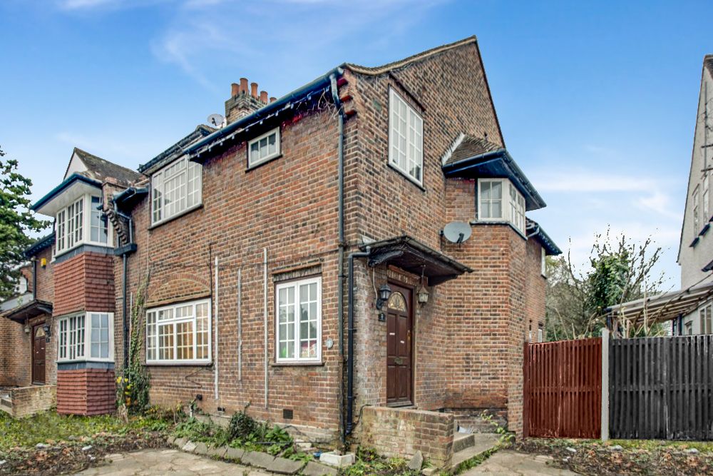 Property photo 1 of 8
