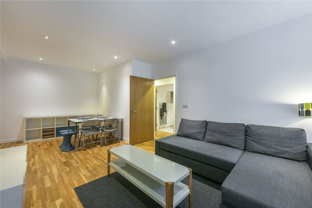 Property photo 2 of 11