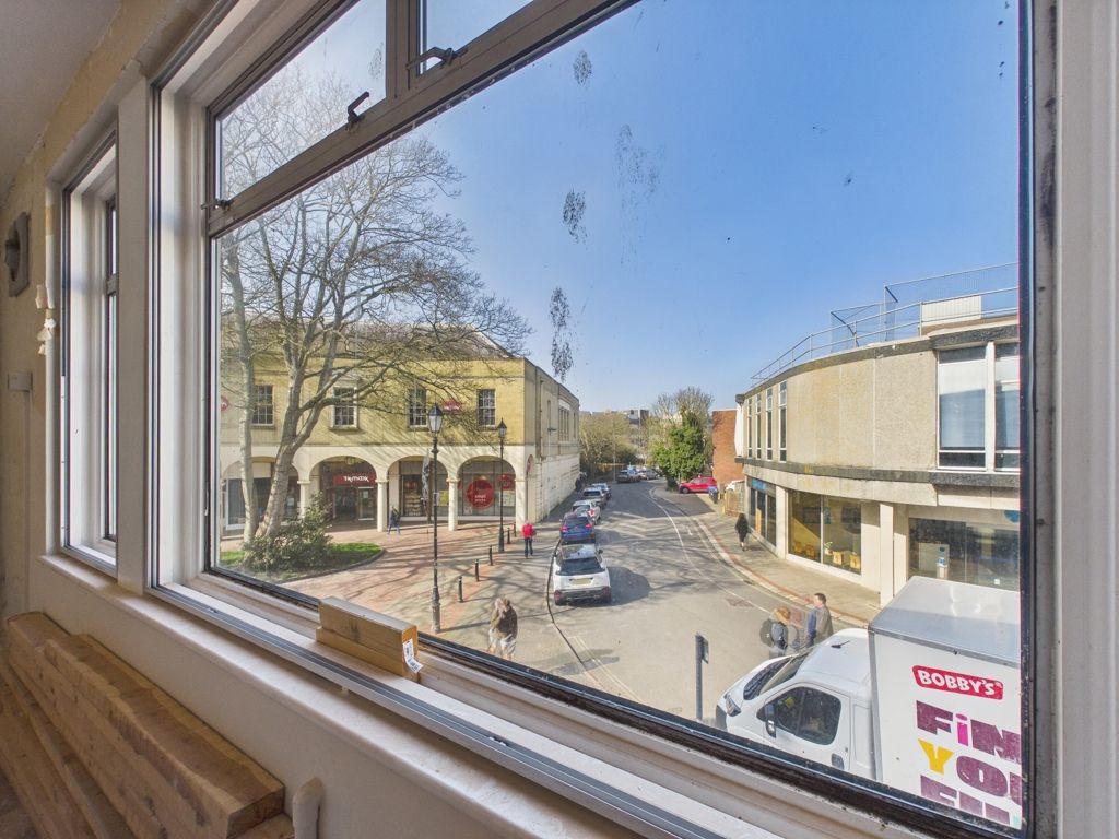 Property photo 2 of 8 Photo 4