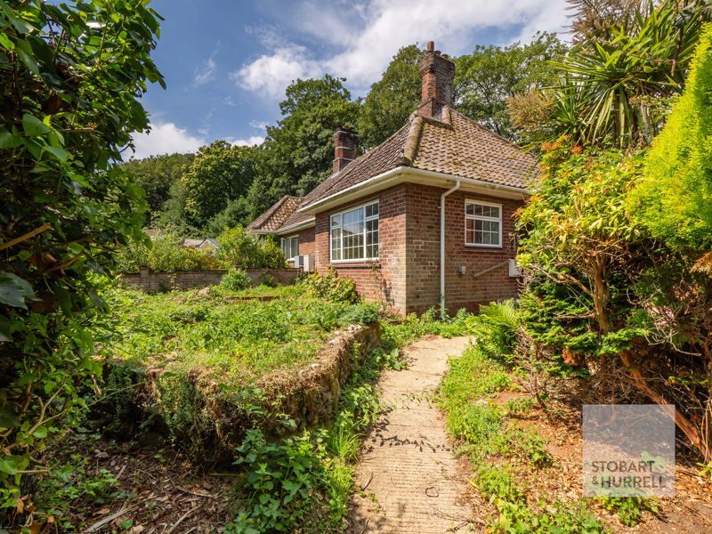 Property photo 3 of 22 Approach