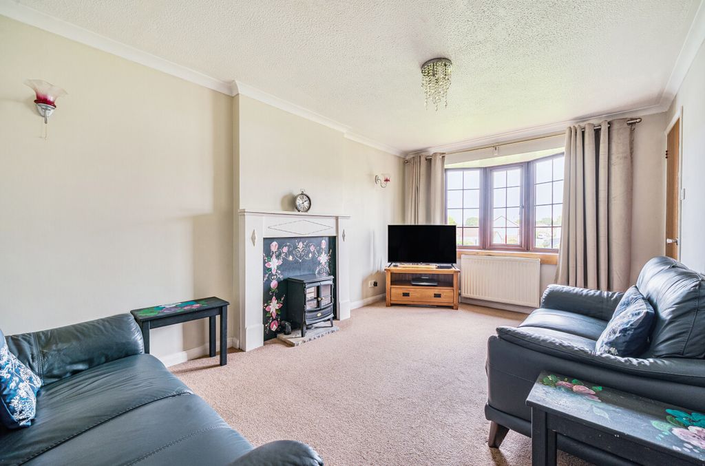 Property photo 3 of 19 Living Room