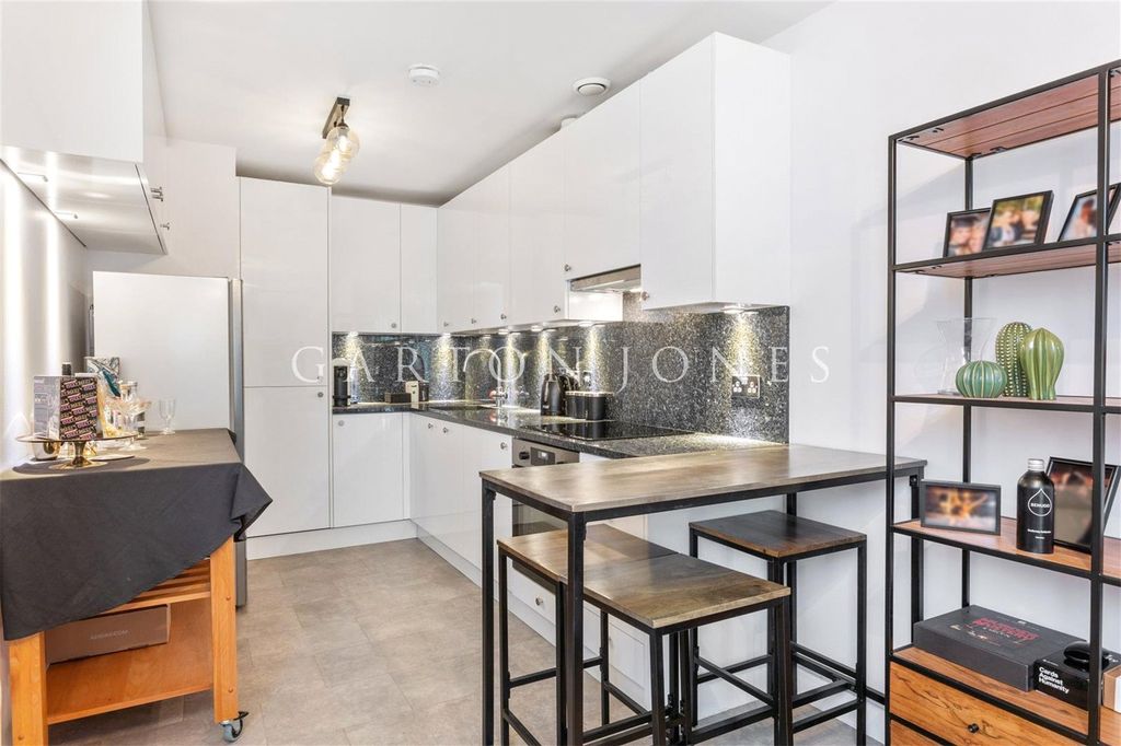 Property photo 2 of 14 Kitchen