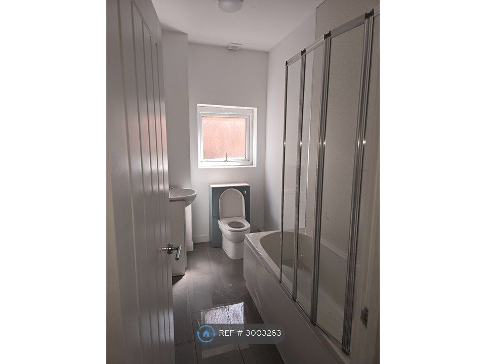 Property photo 2 of 5 Bathroom