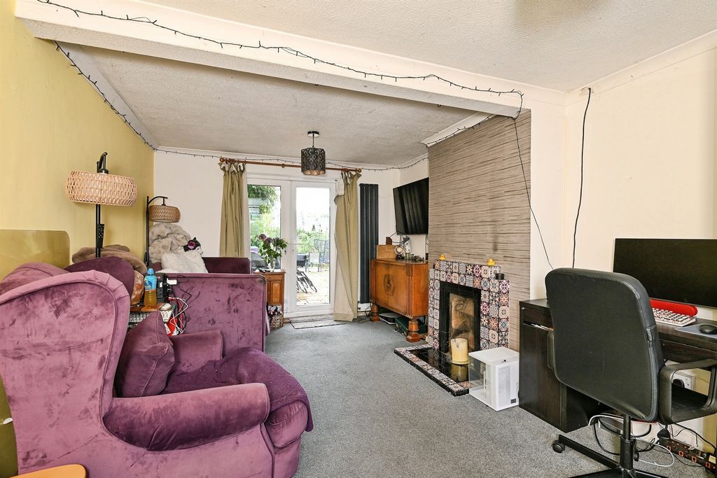 Property photo 3 of 16