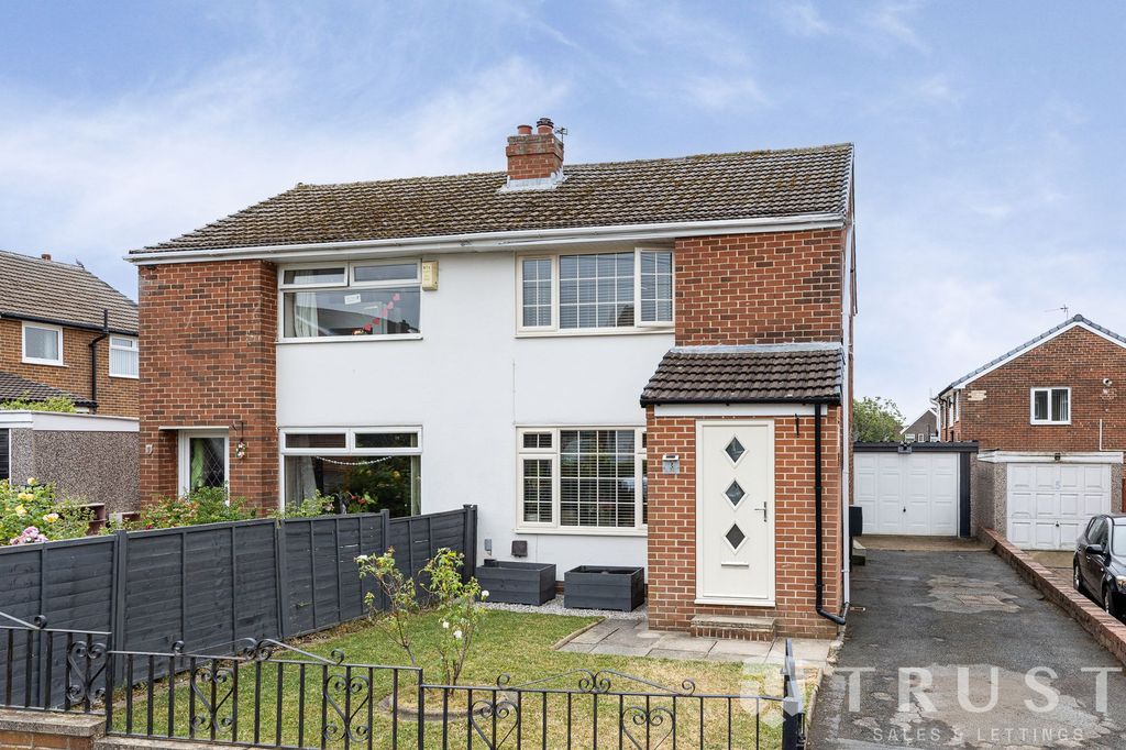 Property photo 1 of 32