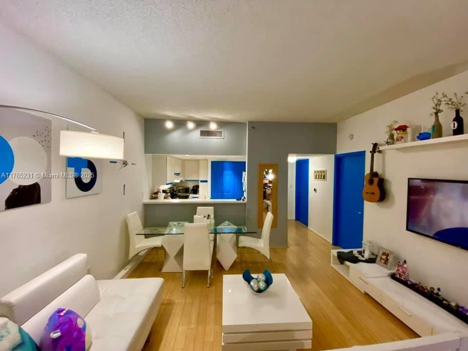 Property photo 2 of 17 <Alttext/>