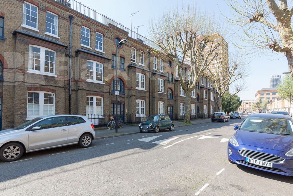 Property photo 1 of 1