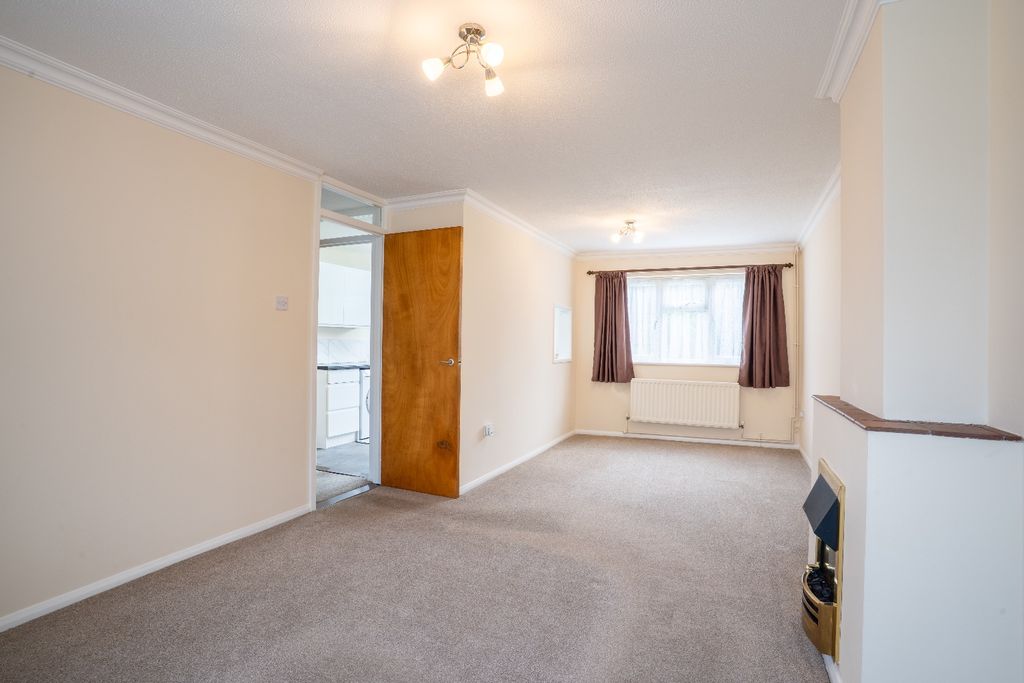 Property photo 2 of 17 4689833