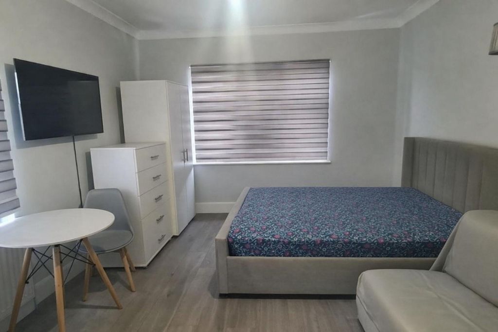 Property photo 1 of 4