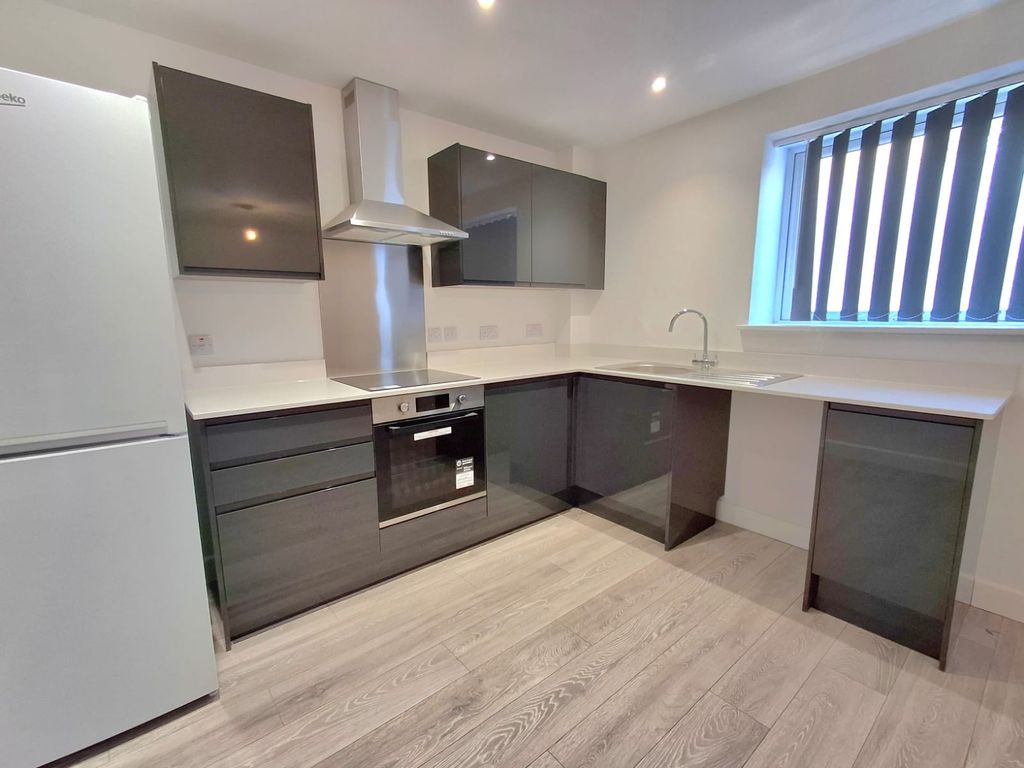 Property photo 1 of 6 Kitchen