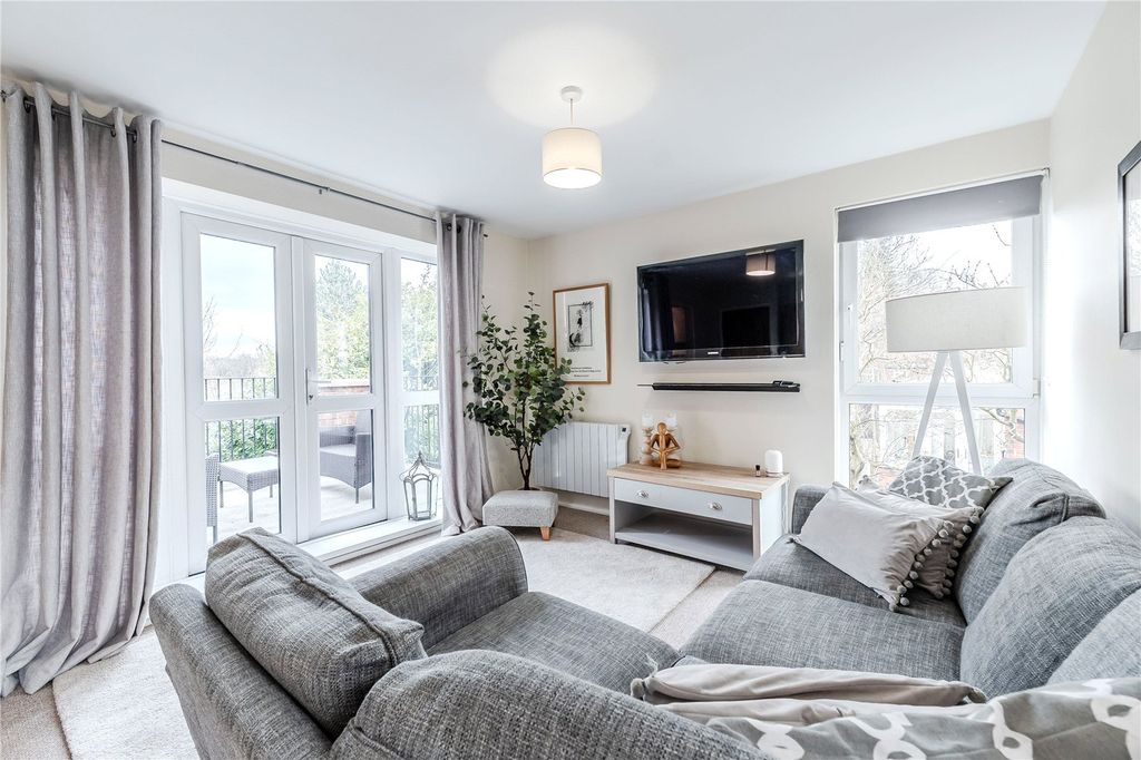 Property photo 3 of 12 Picture No. 11