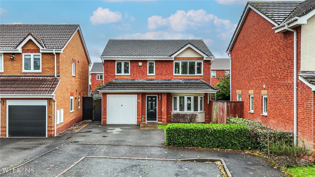 Property photo 1 of 39 Picture No. 02