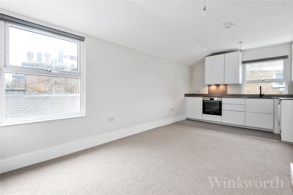 Property photo 2 of 8 Picture No. 11