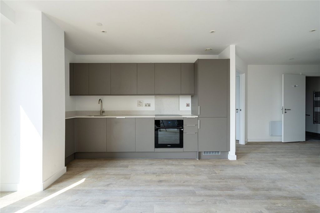 Property photo 1 of 12 Picture No. 02