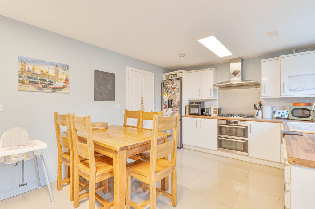 Property photo 2 of 19 Kitchen/Dining Room