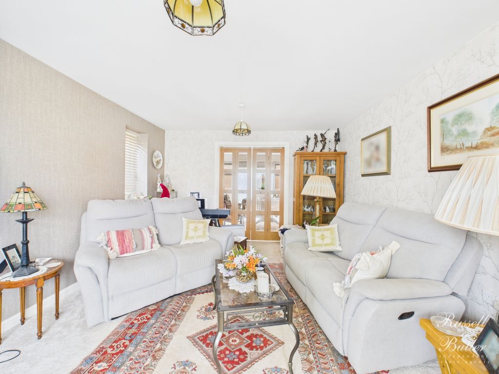 Property photo 3 of 12 Cam02127G0-Pr0296-Still004