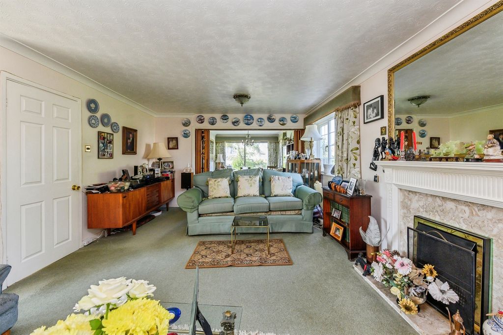 Property photo 2 of 19