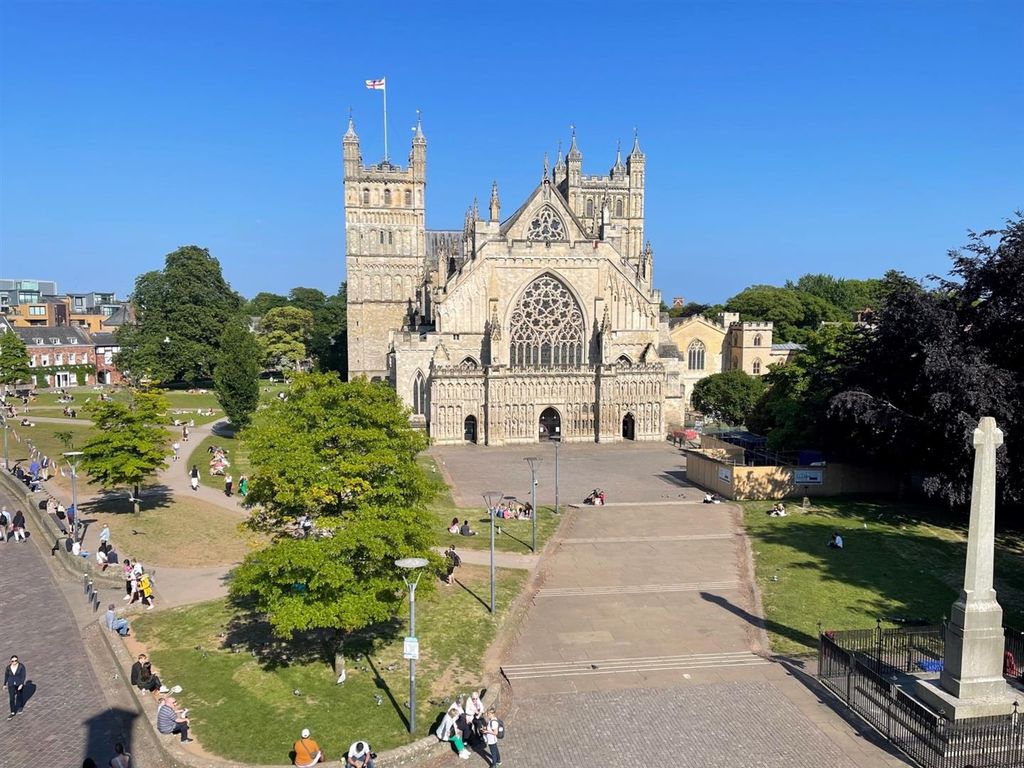 Property photo 3 of 39 View Of Cathedral
