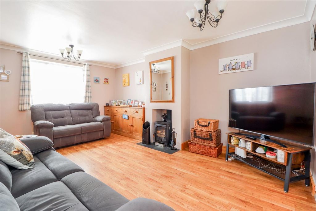 Property photo 3 of 25