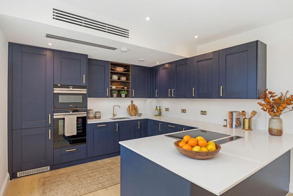 Property photo 2 of 7 Kitchen O2.Jpg