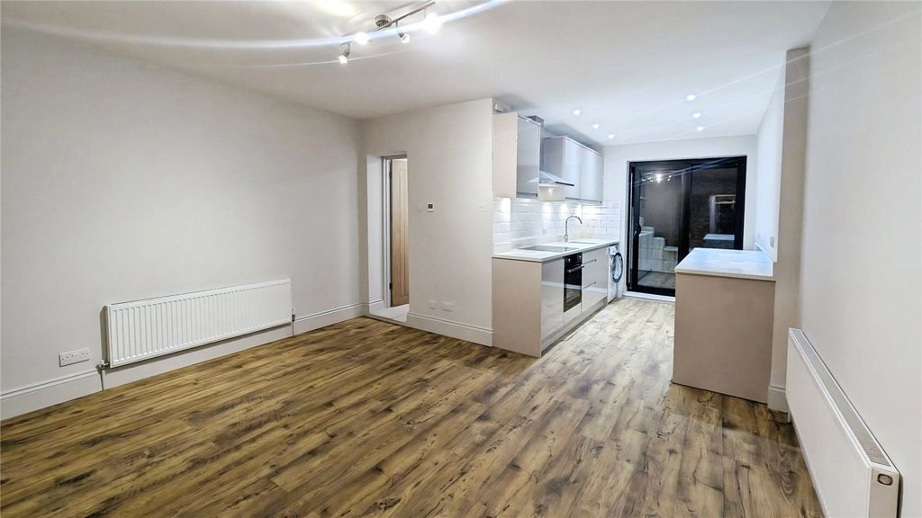 Property photo 2 of 8 Reception/Kitchen