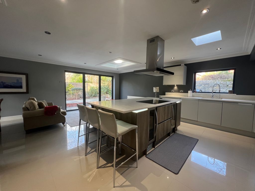 Property photo 3 of 11 Image