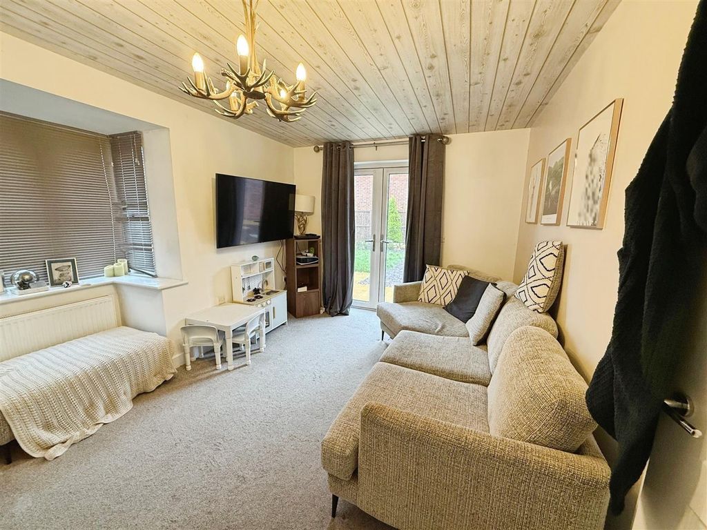 Property photo 3 of 24 36378d44-Image00024.Jpeg