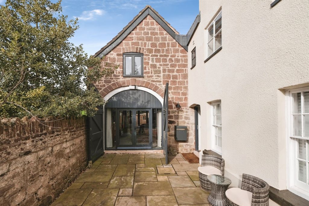 Property photo 1 of 23