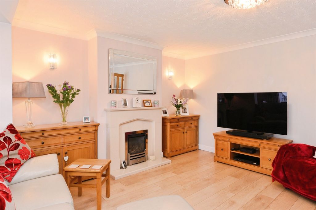 Property photo 3 of 20