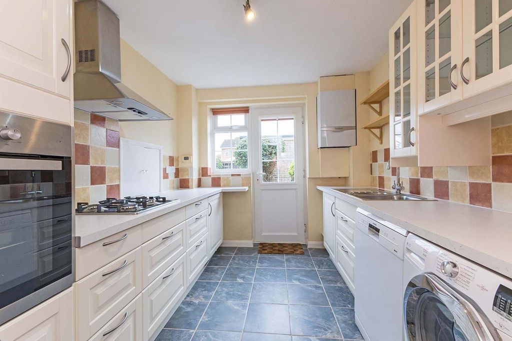 Property photo 3 of 18