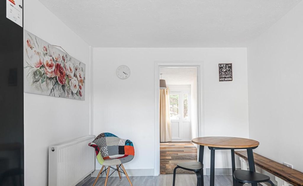 Property photo 2 of 18 04508375-E56c-4555-B8c5-Cea26c065576_Cropped