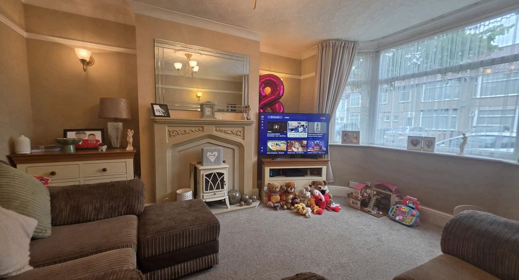 Property photo 3 of 19